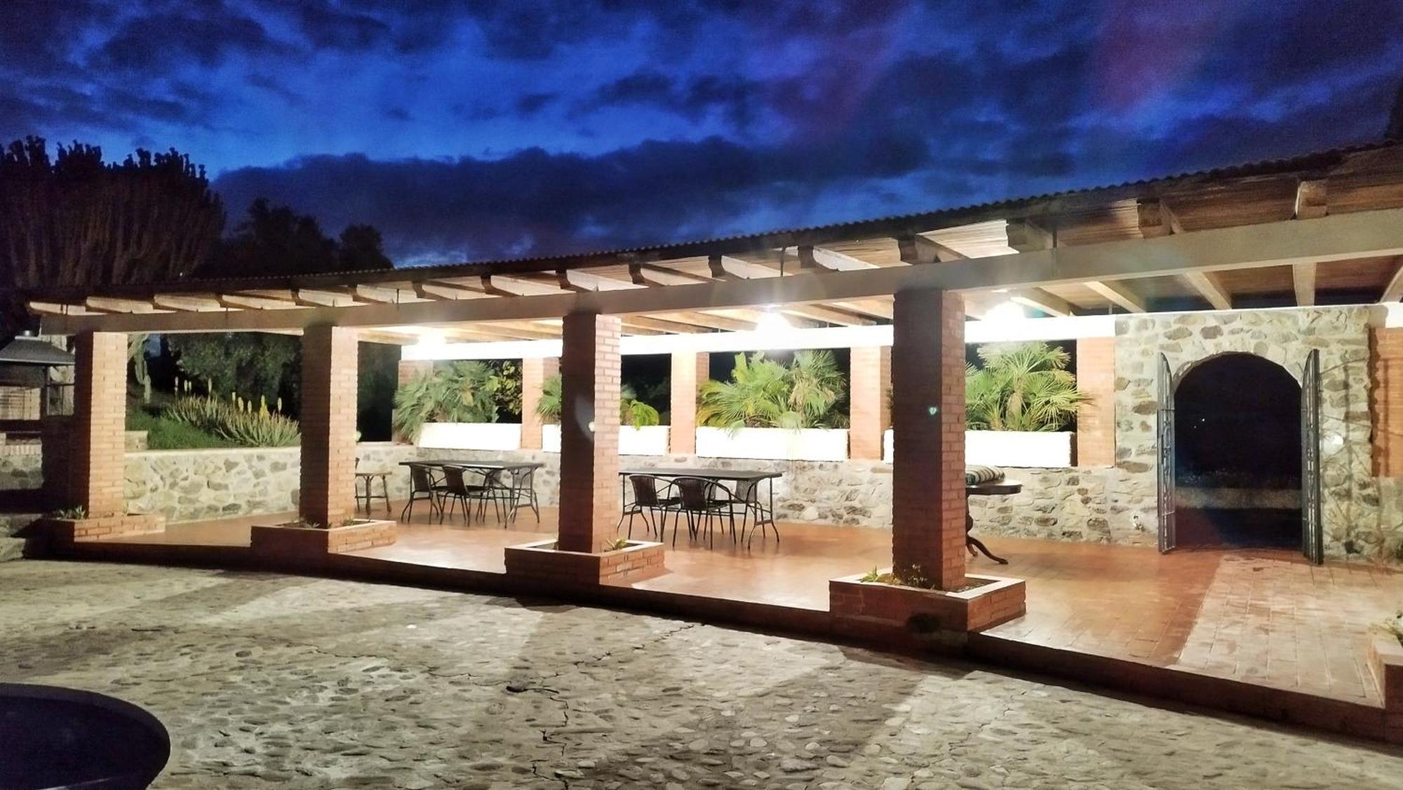 Cortijo De La Luna La Casita Velilla-Taramay Exteriör bild